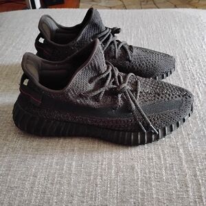 Yeezy Boost 350 V2 Black Gray Sneakers